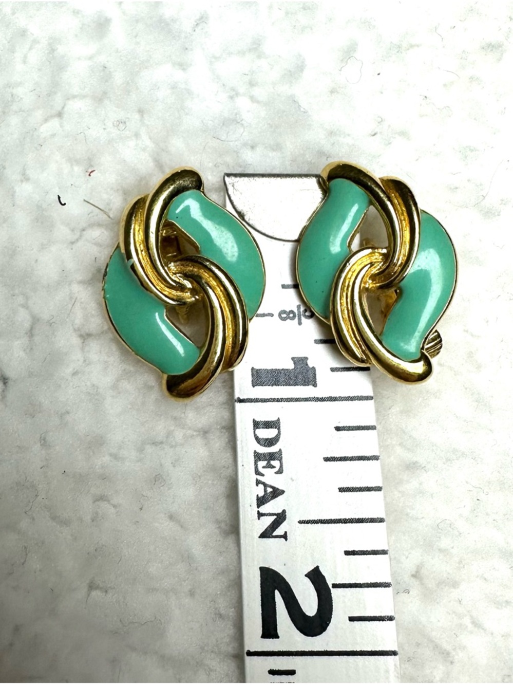 Elegant Vintage Gold Tone and Green Enamel Jewelry Set Bracelet Clip Earrings - Picture 2 of 7